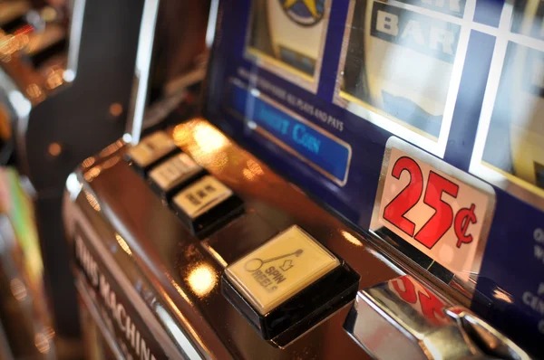 goku Live Sic Bo game screen showing dice result, settled selections, and updated player balance
