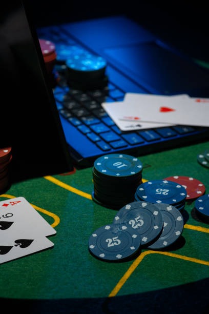 goku live-dealer table lobby showing blackjack and roulette tables with dealer names, minimum bets, and member count